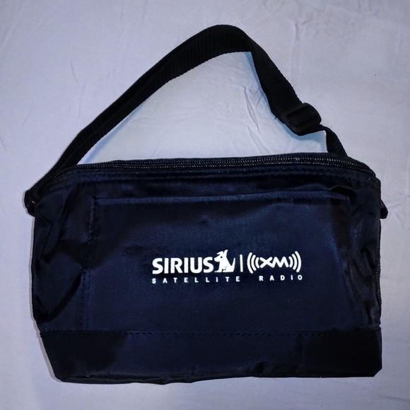 Quality 6 Pack Carry Bag Cold Pack Zippered Adjustable Handle NWOT + Free Gift - Picture 1 of 8